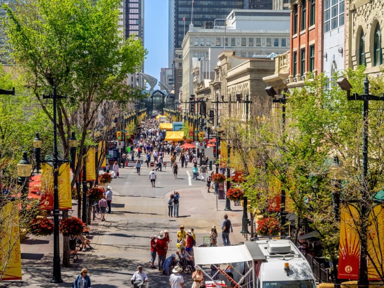 Stephen Avenue. Jeff Whyte / Shutterstock.com